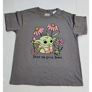 NWT Women's Mad Engine Star‎ Wars Baby Yoda "The Child" T-Shirt - Size L